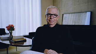 Sir-David-Alan-Chipperfield,-photo-courtesy-of-Tom-Welsh