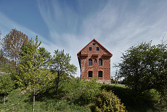 House in ruins in Jevíčko, 2016–2020. ORA, photo: BoysPlayNice